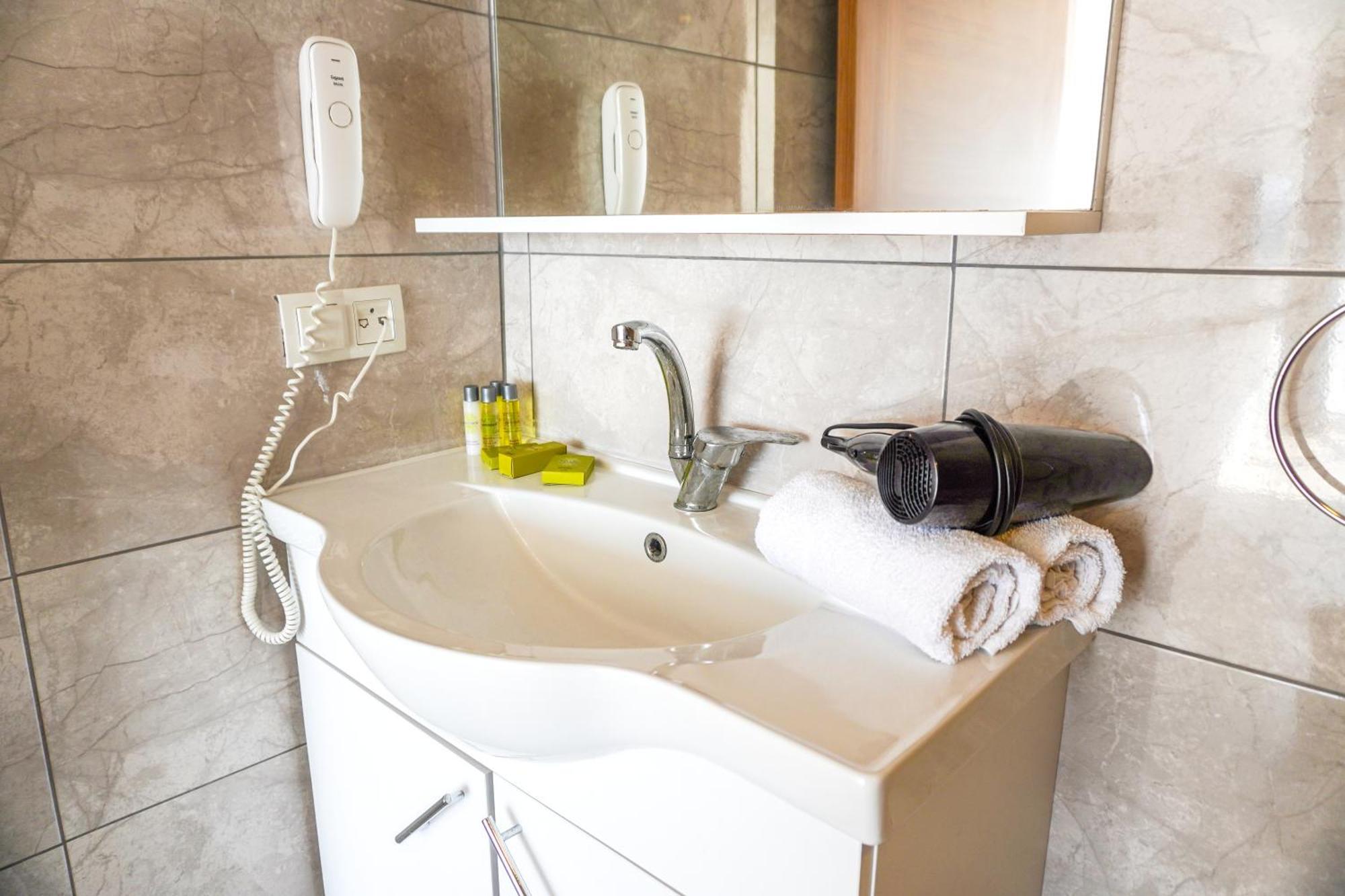 Milas Ni Marin Hotel מראה חיצוני תמונה